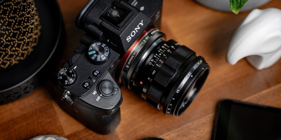 Objektiv Voigtlander Nokton II 50mm f/1.2, Leica M, fokus manual, i zi