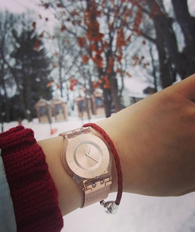 Orë dore Swatch Hello Darling SFP115M