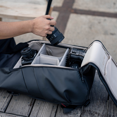 Shpinore fotografike PGYTECH OneGo Air 20L, për laptop, ngjyrë e zezë