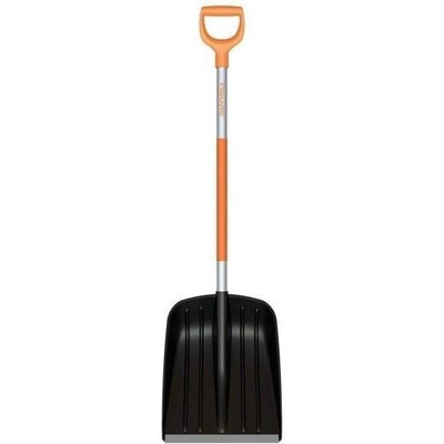 Lopatë bore Fiskars SnowXpert, me dorezë D, plastike, e zezë