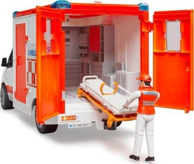 Lodër autoambulancë Bruder 02676 Mercedes Sprinter, 1:16, me figurë paramediku, e bardhë