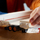 Set ndërtimi LEGO Icons Concorde 10318, model avioni ekspozues, për të rritur