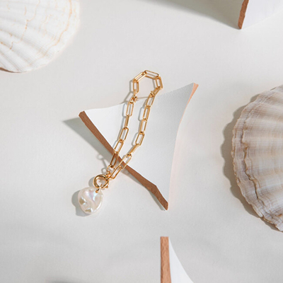 Decadorn Sea Chunky Нараквица со Вистински Бисер
