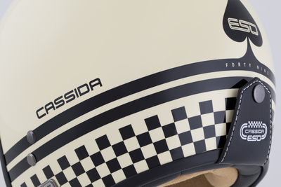 Helmetë motori Cassida Eso Forty Nine 2026, fiberglass, e hapur, krem e zezë