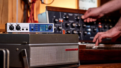 Interface audio USB RME Fireface UCX II, 40 kanale, argjendtë
