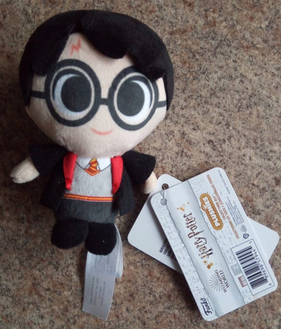 Kukull pelushi Funko Harry Potter Holiday Harry, 4\", e zezë
