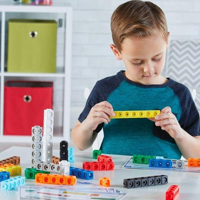 Едукативна играчка Learning Resources MathLink Cubes Mathsmobiles, 115 парчиња, за возраст 5+, во многу бои