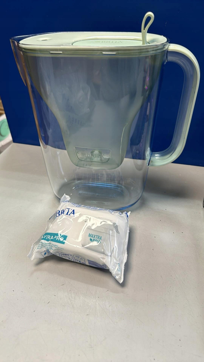 Kanacë filtruese uji Brita Style Eco, kapacitet mesatar, jeshile e çelët