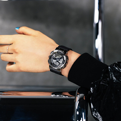 Orë për meshkuj Casio G-Shock GM-S110-1AER (619), e argjendtë/zezë