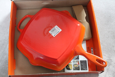 Tigan grili Le Creuset Signature Square Grill, gize me emalim, portokalli e kuqe