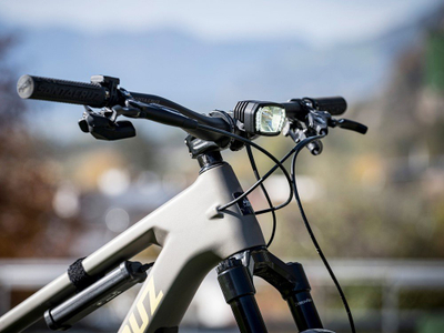Dritë për biçikletë Lupine SL AX, 3800 lumens, bateri e jashtme 70Wh, e zezë
