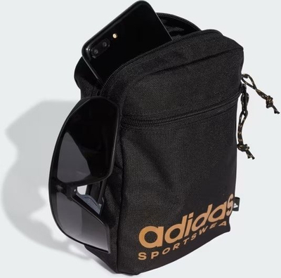 Çantë organizuese adidas Sportswear Organizer Pouch NP JE6706, me rrip shpatulle, me xhep përpara, e zezë