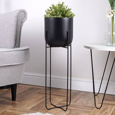 Mbajtëse vazoje Vilde Flowerpot Plant Stand, metal, 59 cm, e zezë
