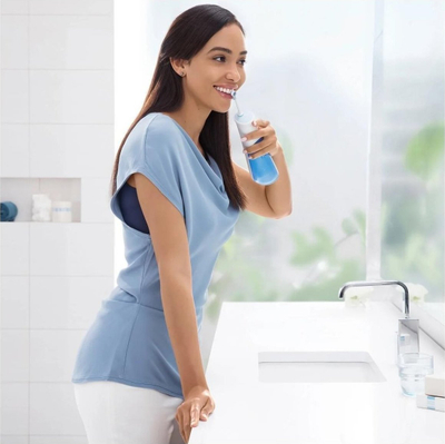 Irigator oral Oral-B AquaCare 4, me presion që e rregullon vetë, portativ, i bardhë