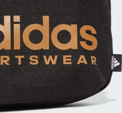 Çantë organizuese adidas Sportswear Organizer Pouch NP JE6706, me rrip shpatulle, me xhep përpara, e zezë