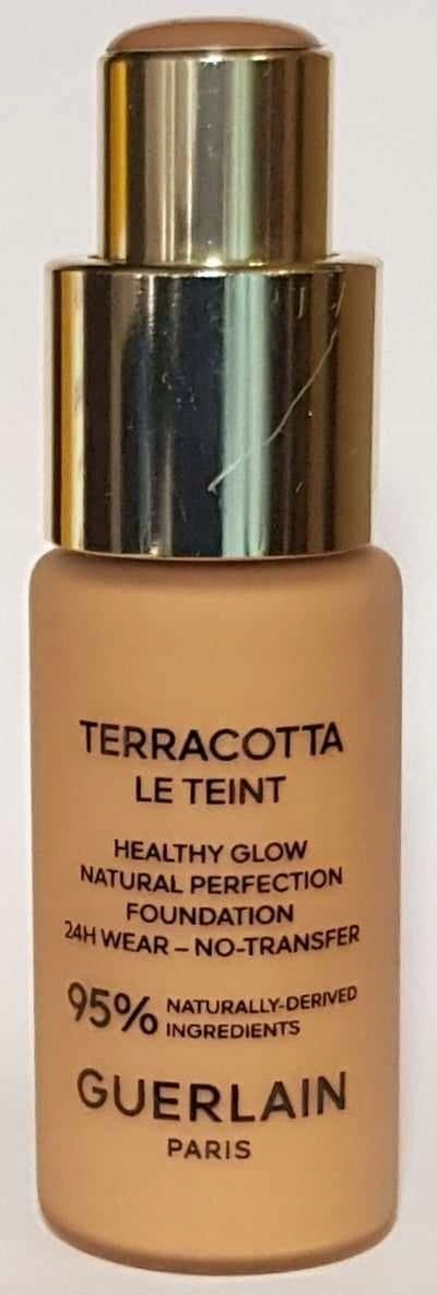Fondatinë Guerlain Terracotta Le Teint Matte, mbulim mesatar në të lartë, nuancë Beige