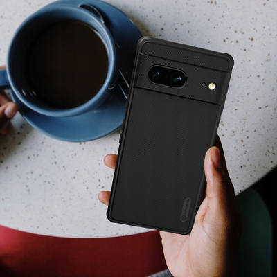Kllëf telefoni Nillkin Frosted Shield për Google Pixel 7, plastikë e fortë, mban karikim me valë, i zi