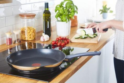 Tigan Tefal Tytanowa, 20cm, i argjendtë/zi