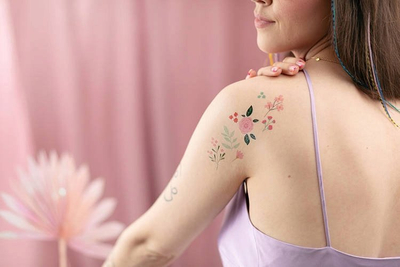 Tattoo të përkohshme për kalamaj PartyDeco Flowers, 19 copë, me lule, shumëngjyrëshe