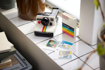 Set LEGO Ideas Polaroid OneStep SX 70 Camera 21345, model koleksionues, 516 pjesë, shumëngjyrësh