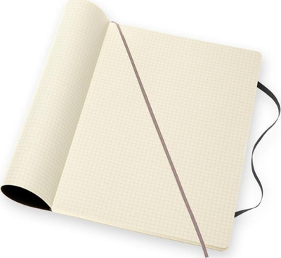 Fletore Moleskine Classic me kapak të butë, A4, faqe me rrjeta, e zezë