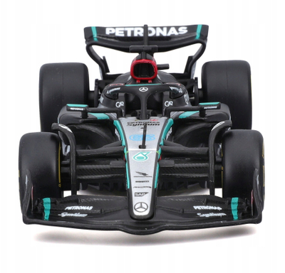 Машина модел Bburago Mercedes AMG F1 W15 E Performance #63, diecast 1/43, колекција, шаренолика