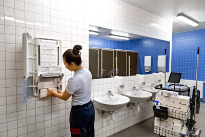 Dispenser pecetash Tork PeakServe 552500, për peceta të vazhdushme, i bardhë