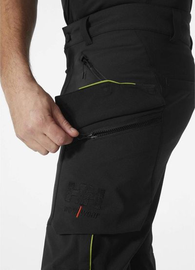 Pantalona pune Helly Hansen Workwear Magni Evo Cargo, material streç, plot xhepa, të zeza