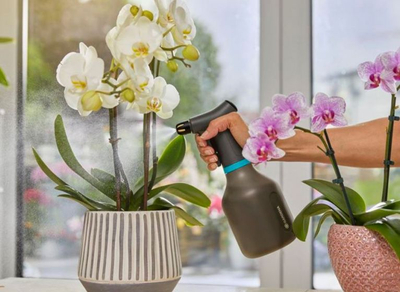 Spërkatës për bimë Gardena 750 ml, gryka bronzi, i zi