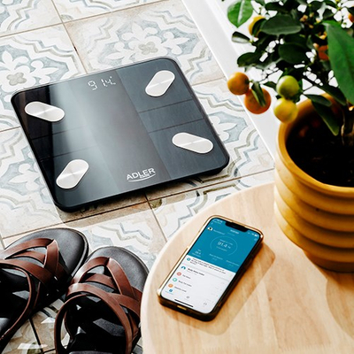 Peshorja inteligjente Adler AD 8186 Smart, 18 parametra, Bluetooth, e zezë