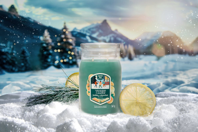 Aроматична свеќа Debenhams Signature Holiday Winterfest, голема тегла, зимска миризба