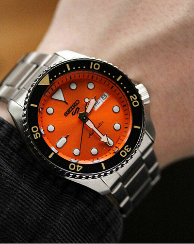 Orë dore Seiko 5 Sports SRPD59K1