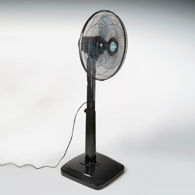 Ventilator ne kembe Tiross, me telekomande, me kohematës, i bardhe