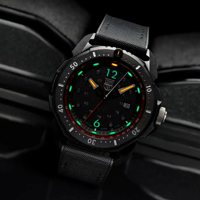 Orë për meshkuj Luminox Land ICE-SAR Arctic, e zezë/kuqe
