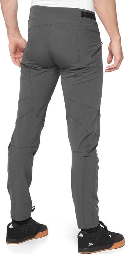 Pantallona çiklizmi 100% Airmatic për burra, nr. 34 EUR 48, të zeza