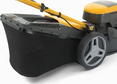 Kositëse bari Stiga Collector 548 Ae Kit, me bateri 48V 4Ah, gjerësi prerje 46 cm, verdh e zezë