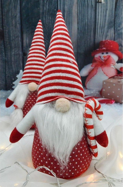 Figurinë Krishtlindjesh Saska Christmas Gnome, 35 cm, me peshë poshtë që rri në këmbë, e kuqe me të bardhë