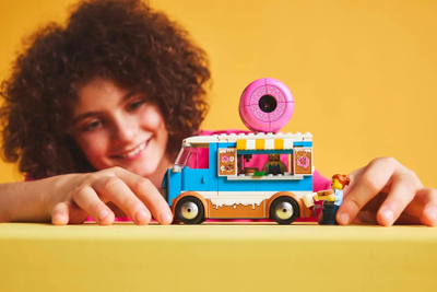 Set lodër LEGO City Donut Van 60452, furgon me donutë, për fëmijë