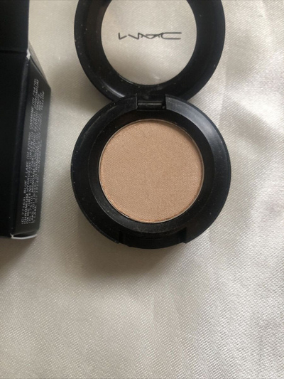 Сенка за очи MAC Cosmetics Eye Shadow Ricepaper, пресувана текстура, нијанса светло беж