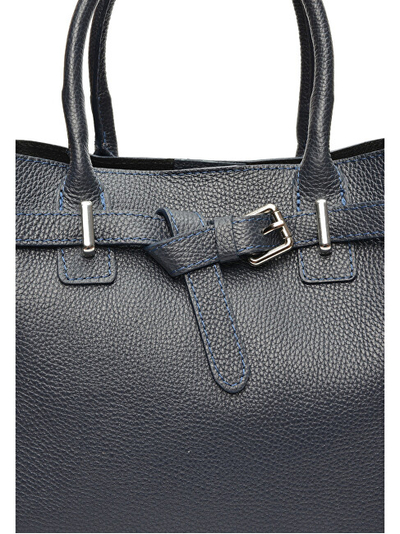 Çantë dore AW25 AL 117, lëkurë e çekiçuar, 25x34x14.5cm, blu e errët