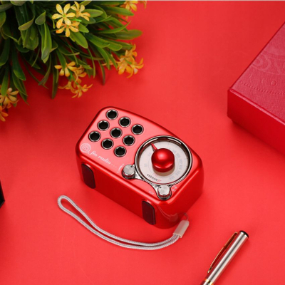 Radio portative Feegar Retro Mini, Bluetooth 4.2, bateri 10 orë, e kuqe