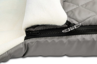 Thes gjumi për karrocë Sensillo Quilted Fleece, i papërshkueshëm nga uji, i gri