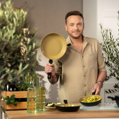 Tigan alumini AMVEGAN, 24 cm, me shtresë qeramike me vaj ulliri, i zi