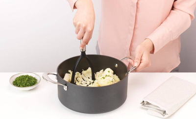 Shtypëse patatesh Brabantia Non-Stick, najlon rezistent nxehtësie, e zezë