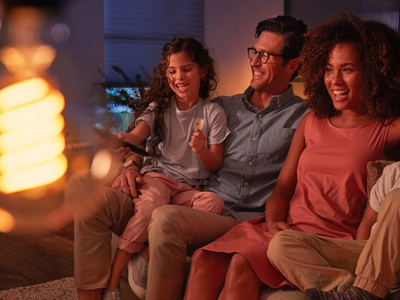 Llambë smart Philips Hue Filament E27, 7.2W, dritë e bardhë, e artë