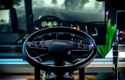 Timon për simulim MOZA Racing TSW Truck Wheel RS060, ekran RGB, Quick Release, i zi
