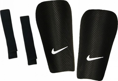 Mbrojtëse futbolli Nike J Guard CE SP2162 010, madhësi e rritur, e zezë