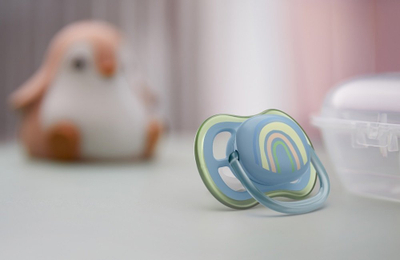 Цуцла за смирување Philips Avent Ultra Air, 0-6 месеци, силикон, мотиви сонце