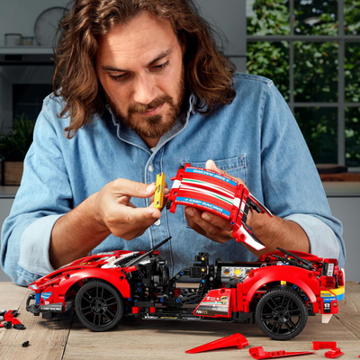 Lodër Ferrari LEGO 488 GTE AF Corse 