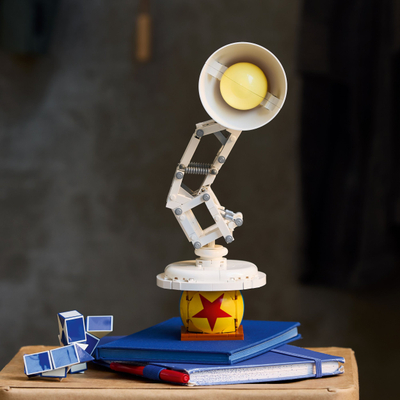 Lodër ndërtimi LEGO Disney Pixar Luxo Jr, set koleksionues, dekorativ, shumëngjyrësh